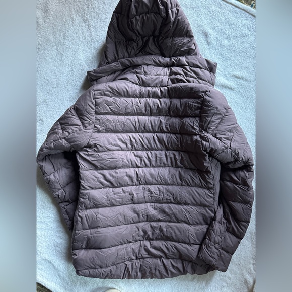 Lululemon Pack it Down Jacket - Picture 4 of 8